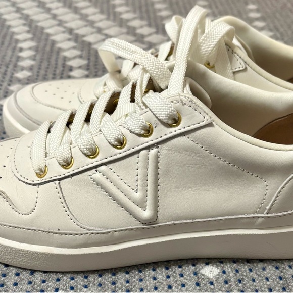 Like New! ❤️Vionic Elise White Sneakers - Picture 11 of 11